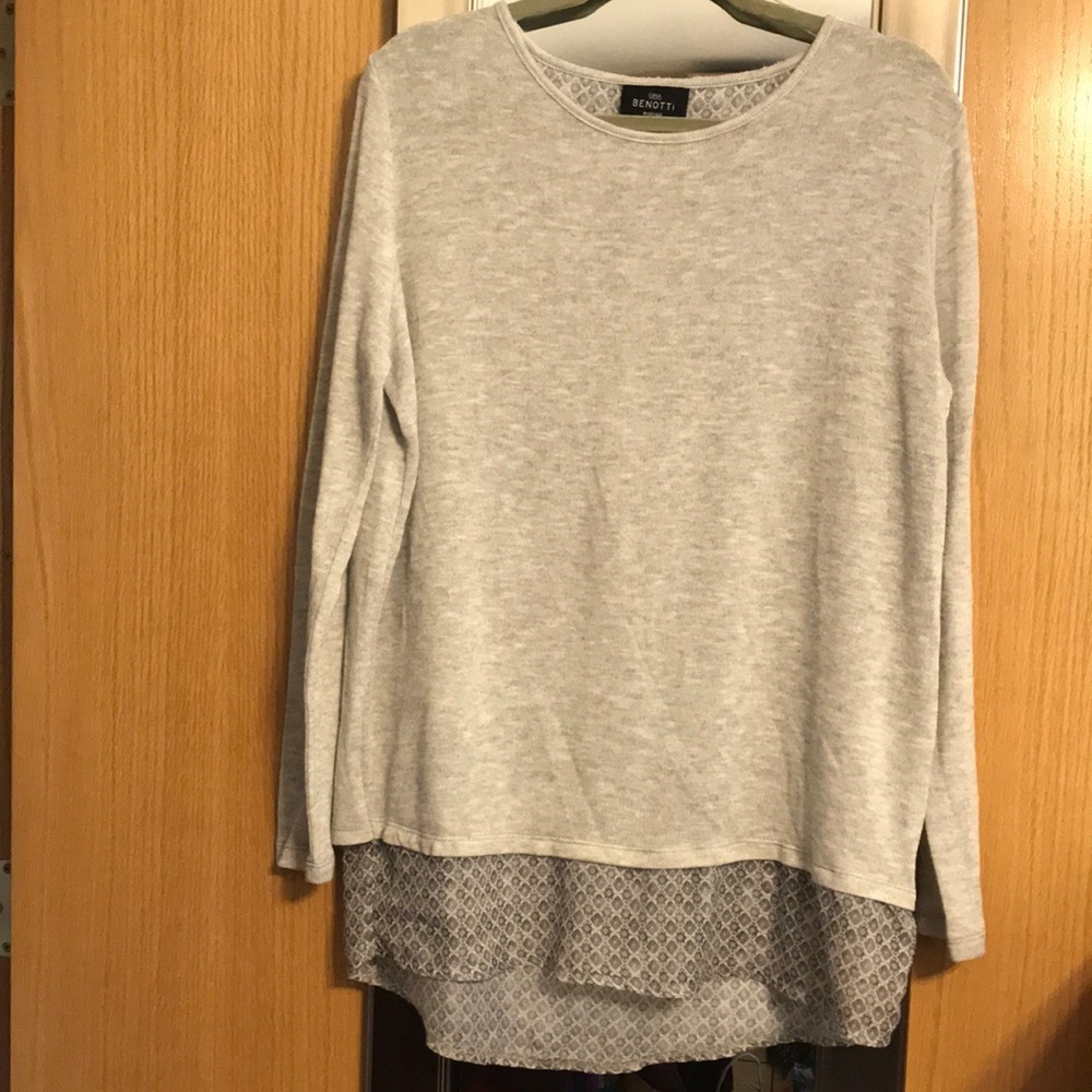 Gina Benotti Medium 2 layer look, split back, grey and white sweater/top combo